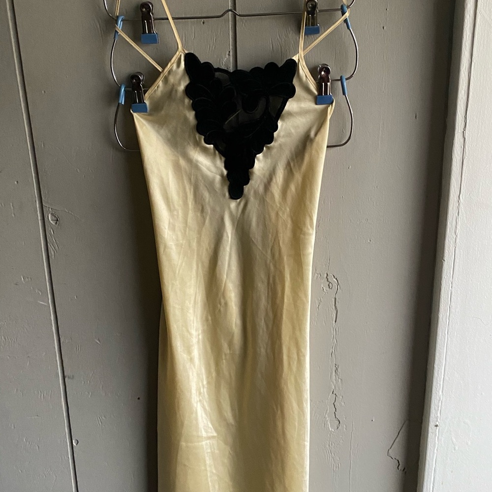 Vintage Jessica Lynn collection slip. Size L